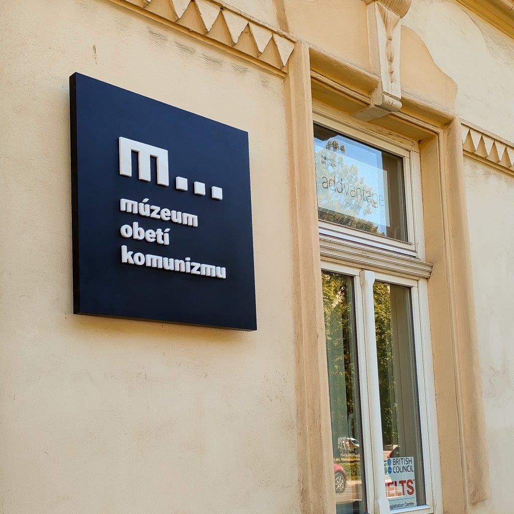 Žulová pamätná tabuľa