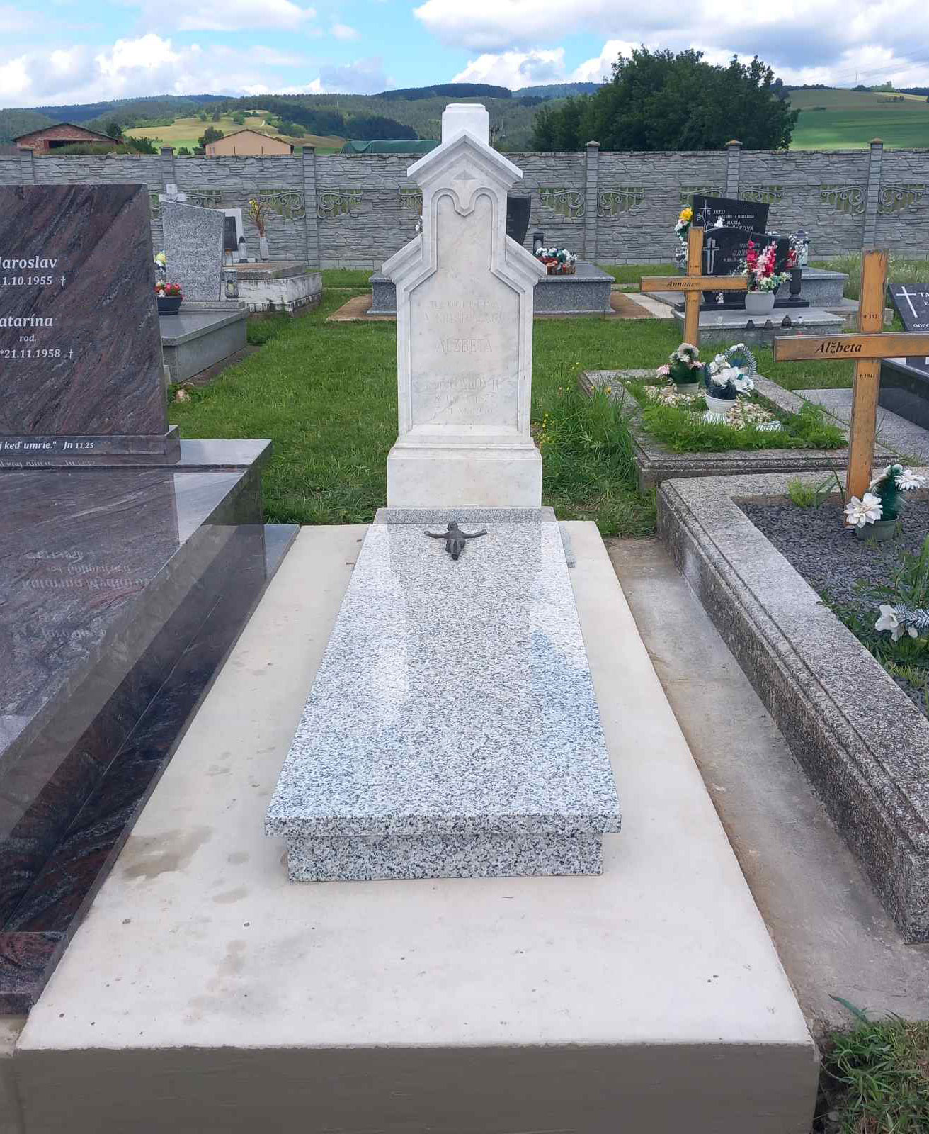 Oprava povodného hrobu Bianco